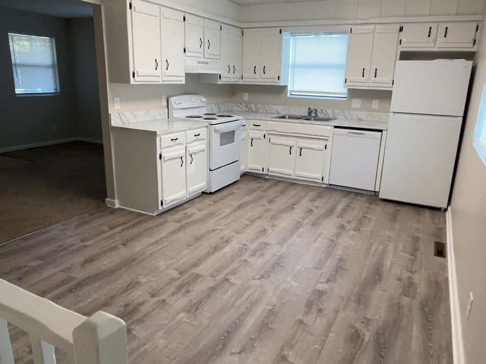 1st image of 141 N Nevada Ct #141