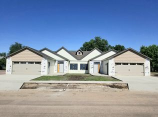 380 N Juniper Ave, Parker, SD 57053