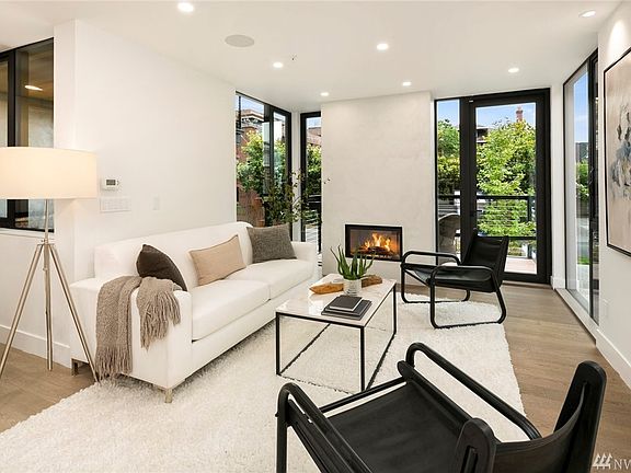 5th image of 210 W Comstock St #102