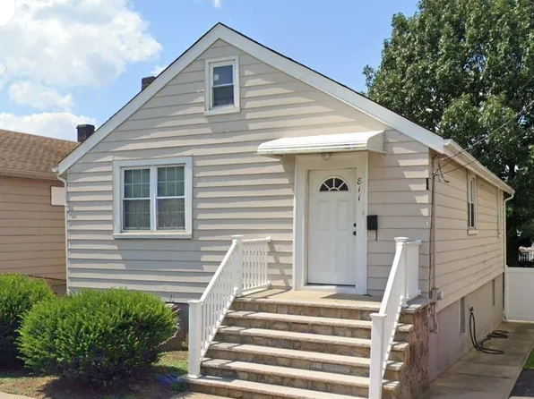 811 8th Street image 1 of 21