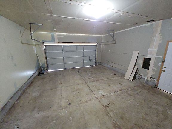 4th image of 2382 Ariel Way