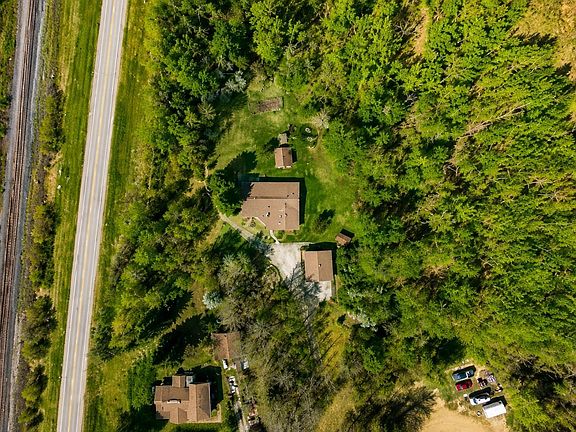 5th image of 4502A Lakeshore Rd