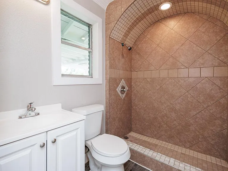 5322 Bonham St — Photo 10