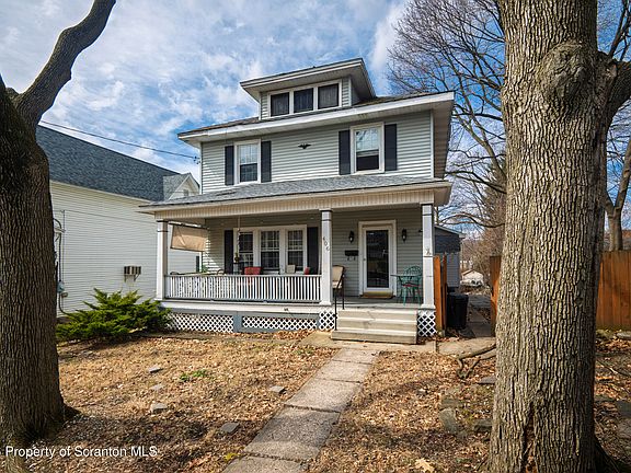 3rd image of 406 3rd St