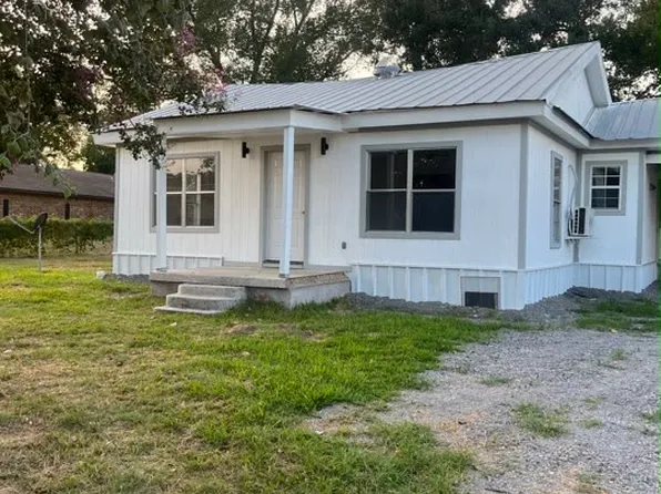 128 Stadium St, Buffalo, TX 75831