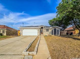 386 Falcon Blvd, Eagle Pass, TX 78852