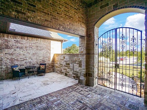 5th image of 19018 Leeward Bend Ct