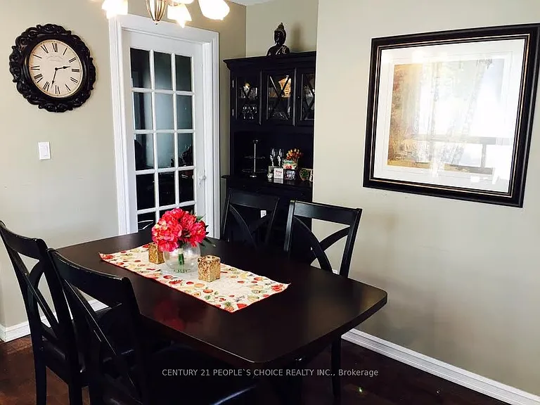 579 Northcliffe Blvd E — Photo 8