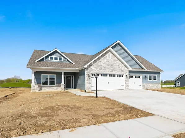 2167 Raccoon Run Blvd, Winona Lake, IN 46590