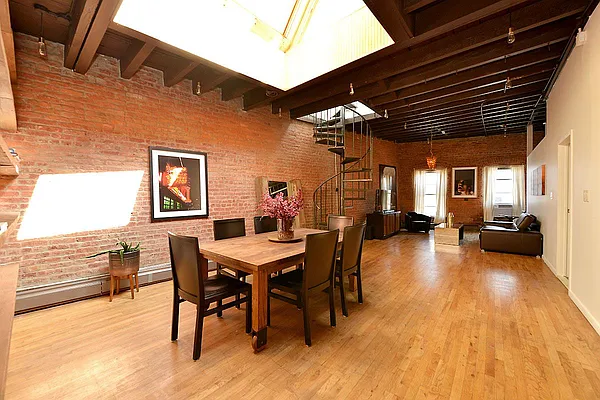 Rented by Ozymandius Realty | media 22