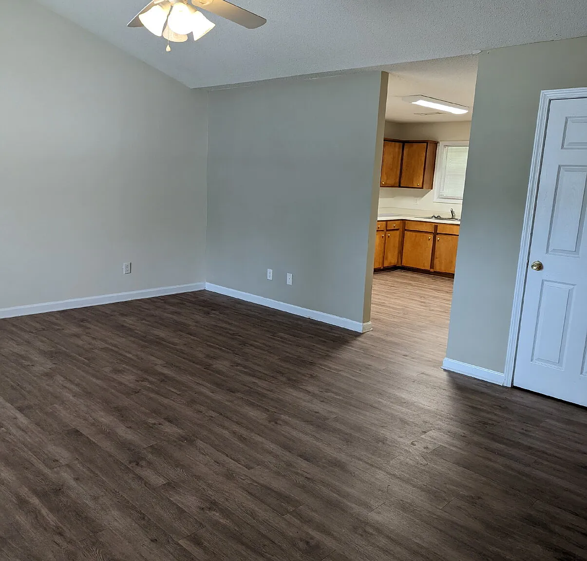 2 bed, 2.0 bath, 1100 sqft, $1,250 — Photo 2