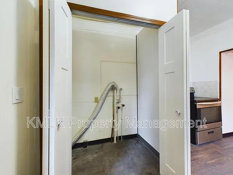 1128 Cordova Ave — Photo 13