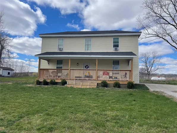 12467 Saverton Dr, New London, MO 63459