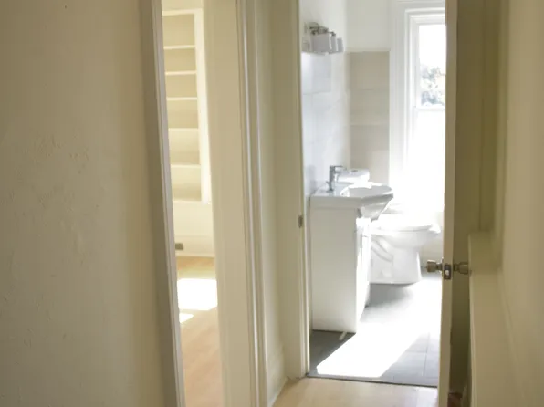 14 Halliday St, Brockville, ON K6V 3N9