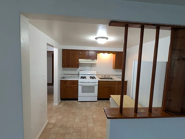 5 Grant Street — Photo 4