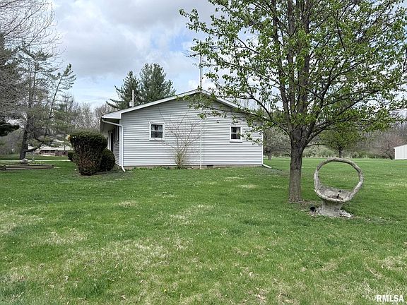 4th image of 1195 Eiker Rd