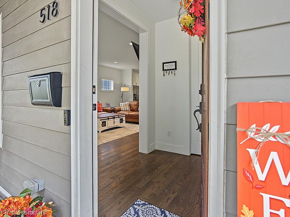 518 Curry Ave, photo 17