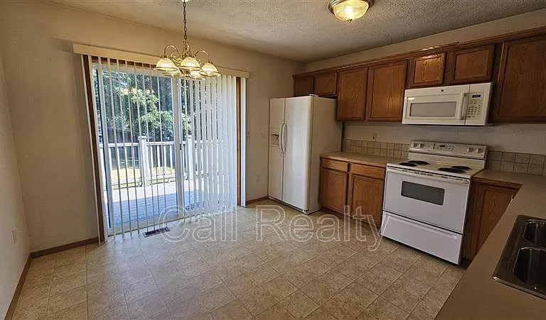 3127 E 18th Ave — Photo 7