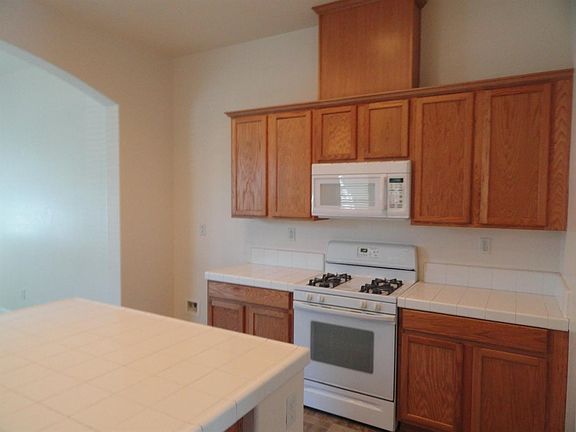 4th image of 373 Royal River Dr