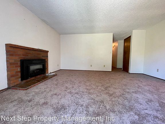 4th image of 18340 NE Wasco St #11263372