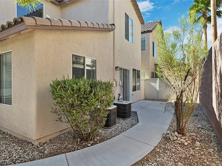 7429 Granada Willows St — Photo 23