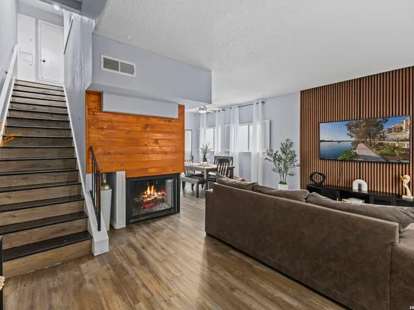 7123 Thrush View #8, San Antonio, TX 78209