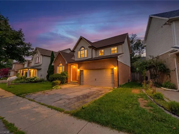 5141 Blue Spruce Ave, Burlington, ON L7L 6G7