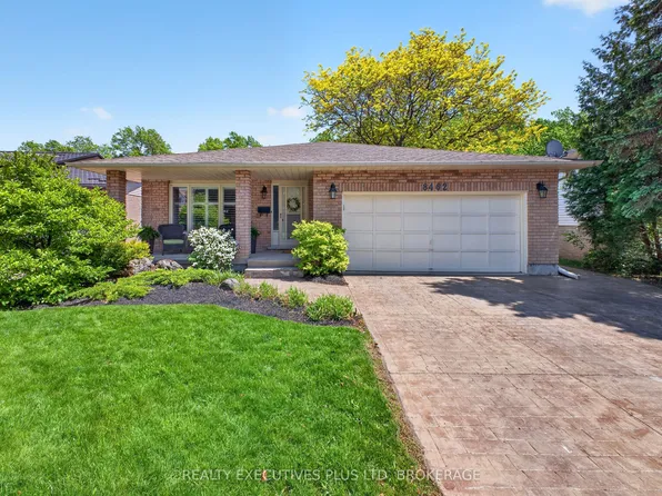 8462 Regan Dr, Niagara Falls, ON L2G 7P7