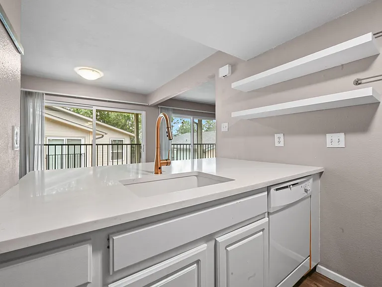 2124 Burton Dr #204 — Photo 6