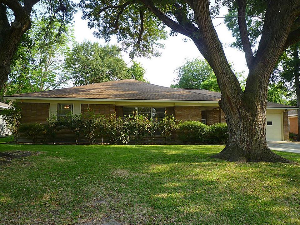 1st image of 4625 Creekbend Dr