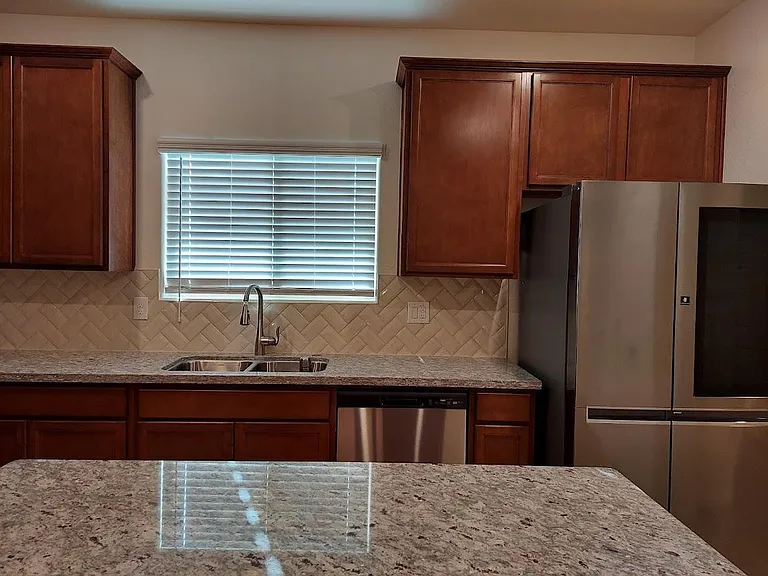 121 W Seaside Dr — Photo 5
