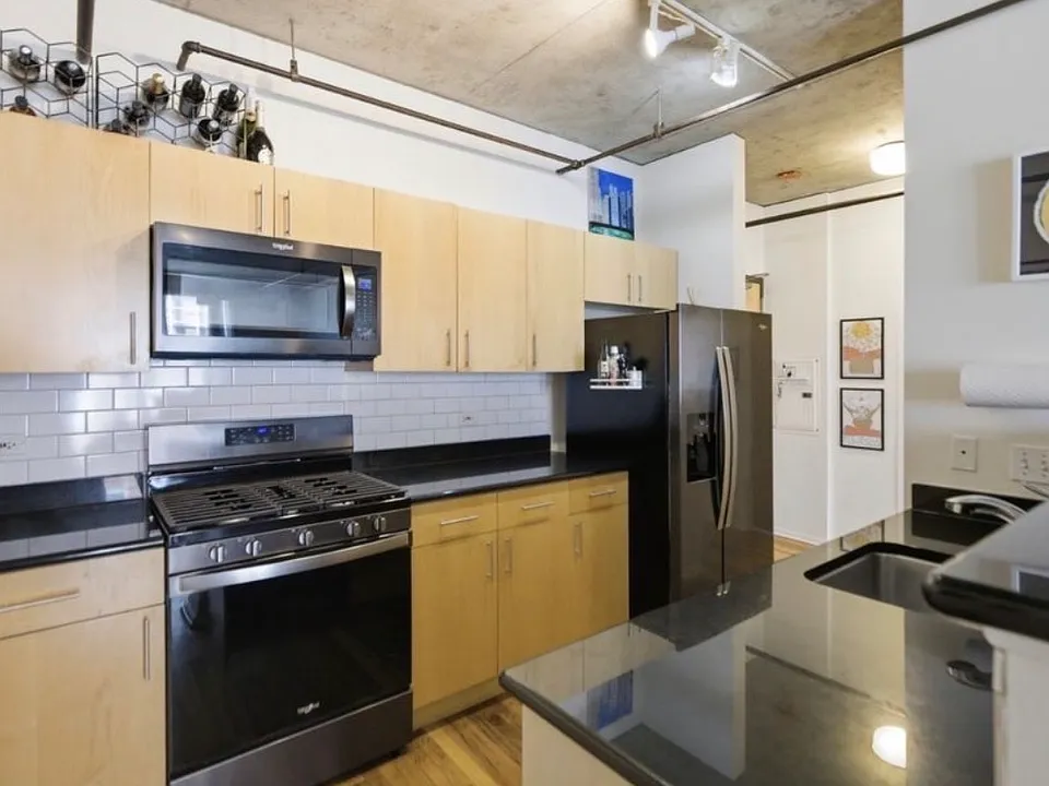 700 W Van Buren St #602