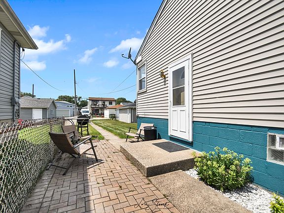 3rd image of 2746 White Oak Ave