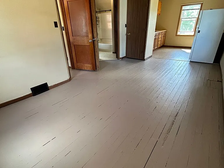 1115 Hollister Ave — Photo 3