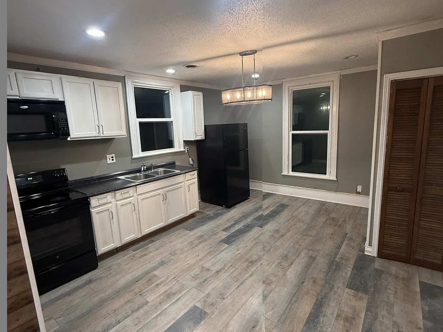 405 W Harnett St — Photo 2