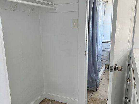3rd image of 565 Walnut Ave #11