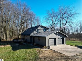 5636 W Fillmore Rd, Ithaca, MI 48847