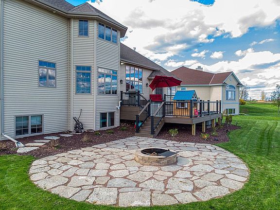 4th image of 575 Royal Saint Pats Dr