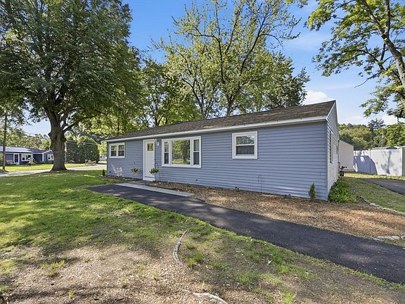 2nd image of 43 Sunridge Dr