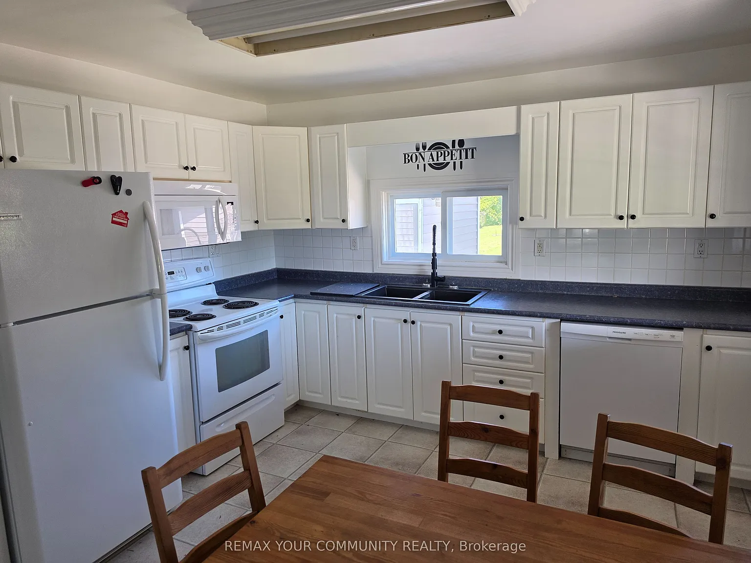 3 bed, $2,900 — Photo 3