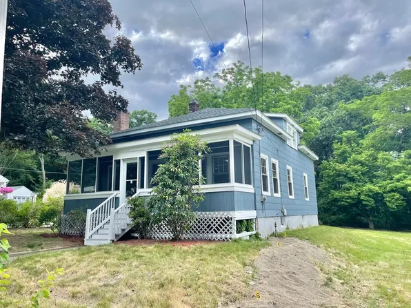 37 Tower St, Webster, MA 01570