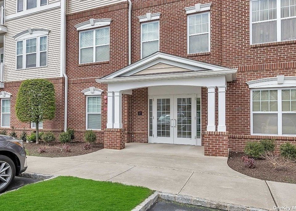1st image of 933 Kirkland Ct #933