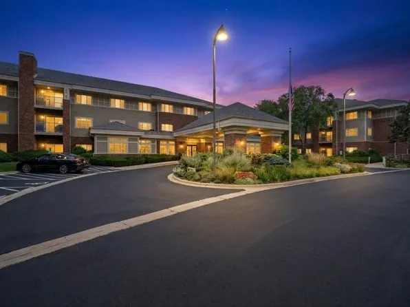 801 N McLean Blvd APT 330, Elgin, IL 60123
