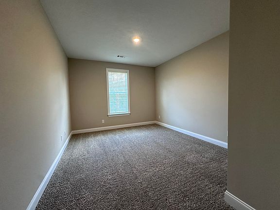 5th image of 909 Lillian Park Drive #LP145