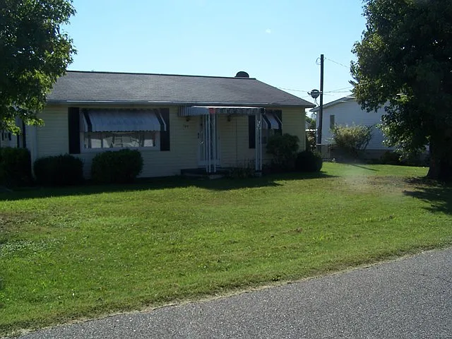744 Central Ave photo 1
