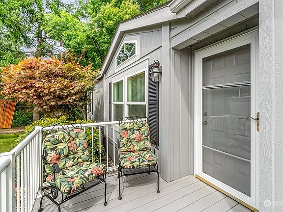 4th image of 14727 43rd Avenue NE #8