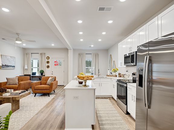 5th image of 4627 Irene Woods Ln #1