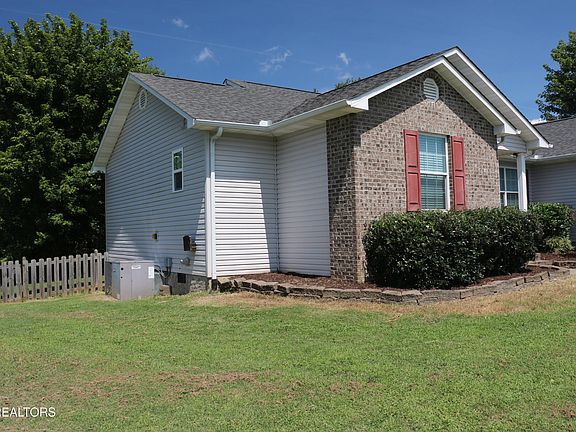 5th image of 739 Boone Dr