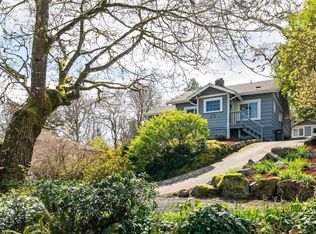 981 Violet Ave, Saanich, BC V8Z 2R7