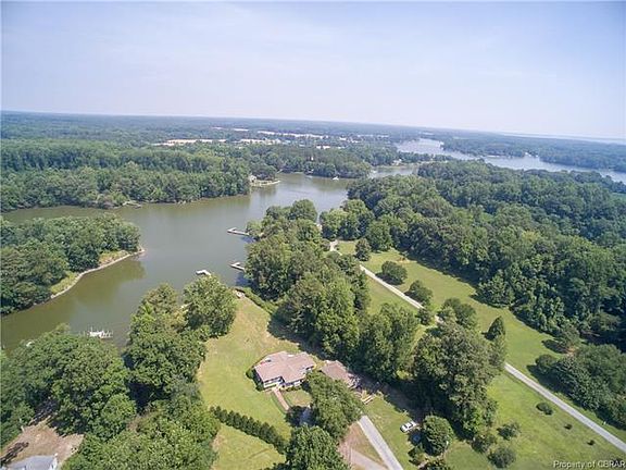 5th image of 247 Lawrence Cove Ln